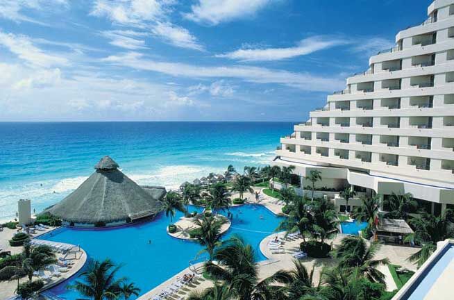Melia Vacation Club at Melia Cancun - pool and ocean