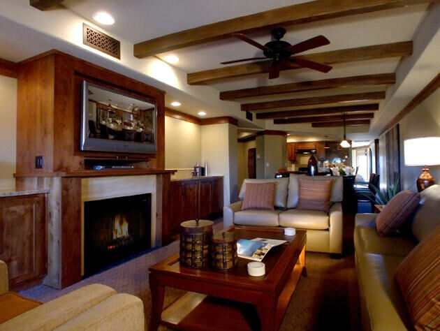 Sedona Summit - 3 bedroom Sunset unit living room