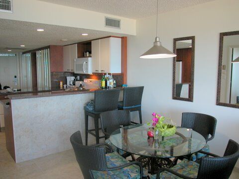 Royal Palm Beach Club - Unit Dining Area