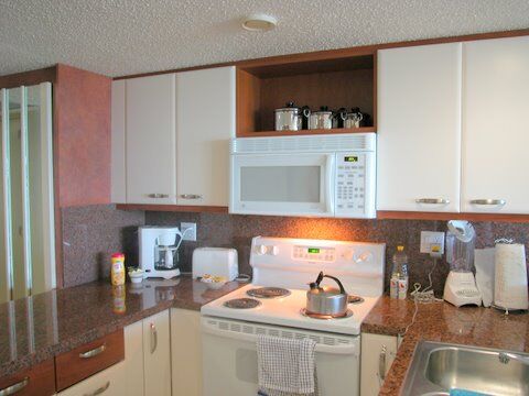 Royal Palm Beach Club - Unit Kitchen