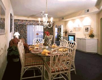 Summer Bay Resort - Living and Dining Areas