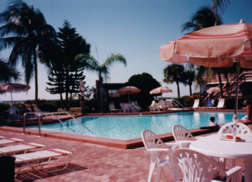 Caribbean Beach Club - Pool on the Beach