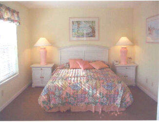 Coconut Mallory Marina and Resort - Unit Bedroom