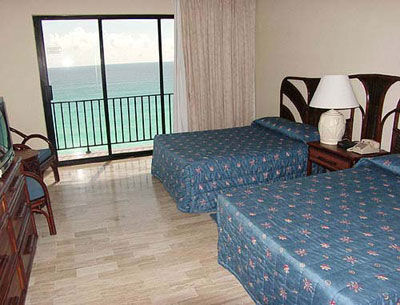 The Royal Caribbean - Unit Bedroom