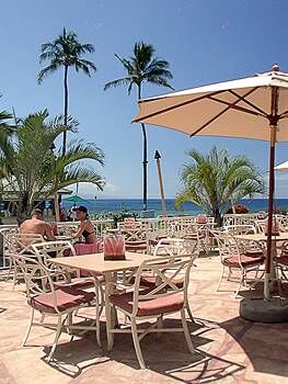 Ka'anapali Beach Club - restaurant on terrace