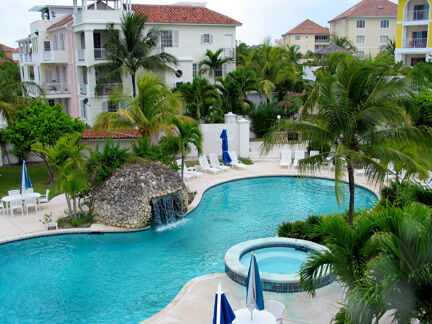 Paradise Harbour Club & Marina - Pool area