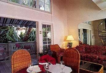 The Banyan Resort - Unit Dining Area