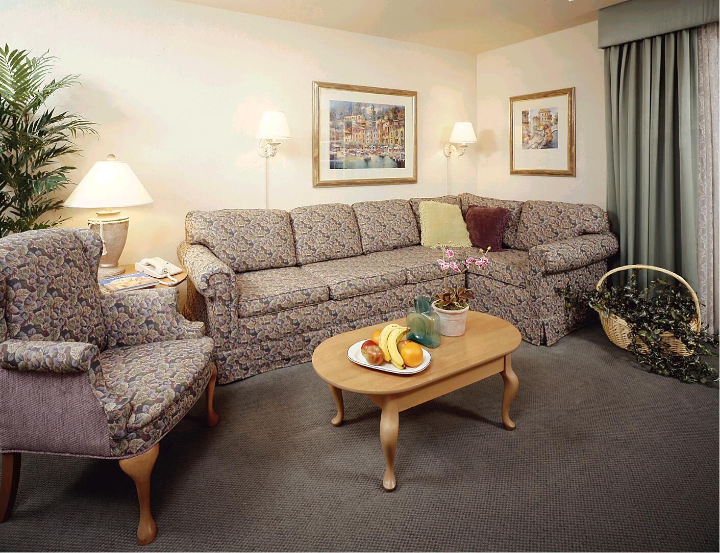 Carlsbad Inn Beach Resort - Unit Living Area