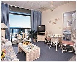 Kuhio Banyan Club - One-Bedroom Unit