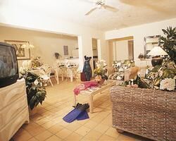 Island Seas Resort - Unit Living Area