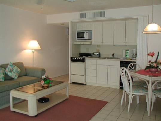 Four Winds Beach Resort - Unit Living Area