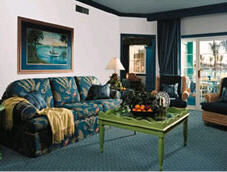 Harborside Resort at Atlantis - unit living area
