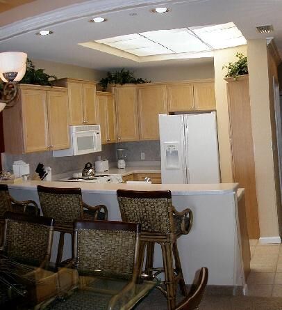 Holiday Beach Resort  - Unit Kitchen
