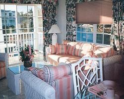 Sandyport Beaches Resort - Unit Living Area
