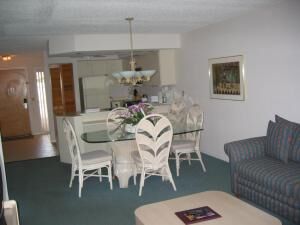 Celebrity Resorts at Lake Buena Vista - Dining Area