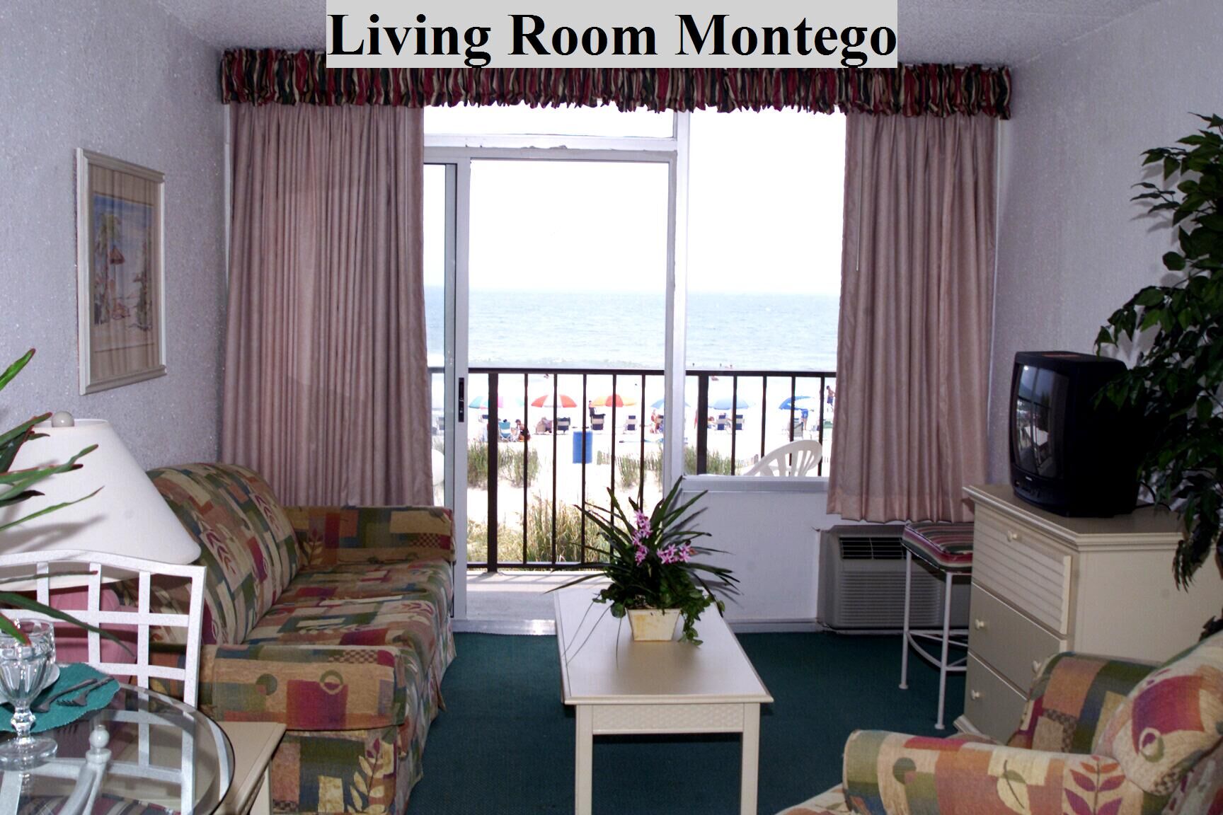 The Beach Club at Montego Inn - Unit Living Area