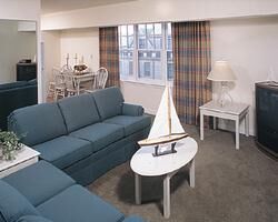 Room at the Wyndham Long Wharf