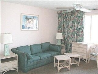 Aruba Beach Club - Unit Living Area