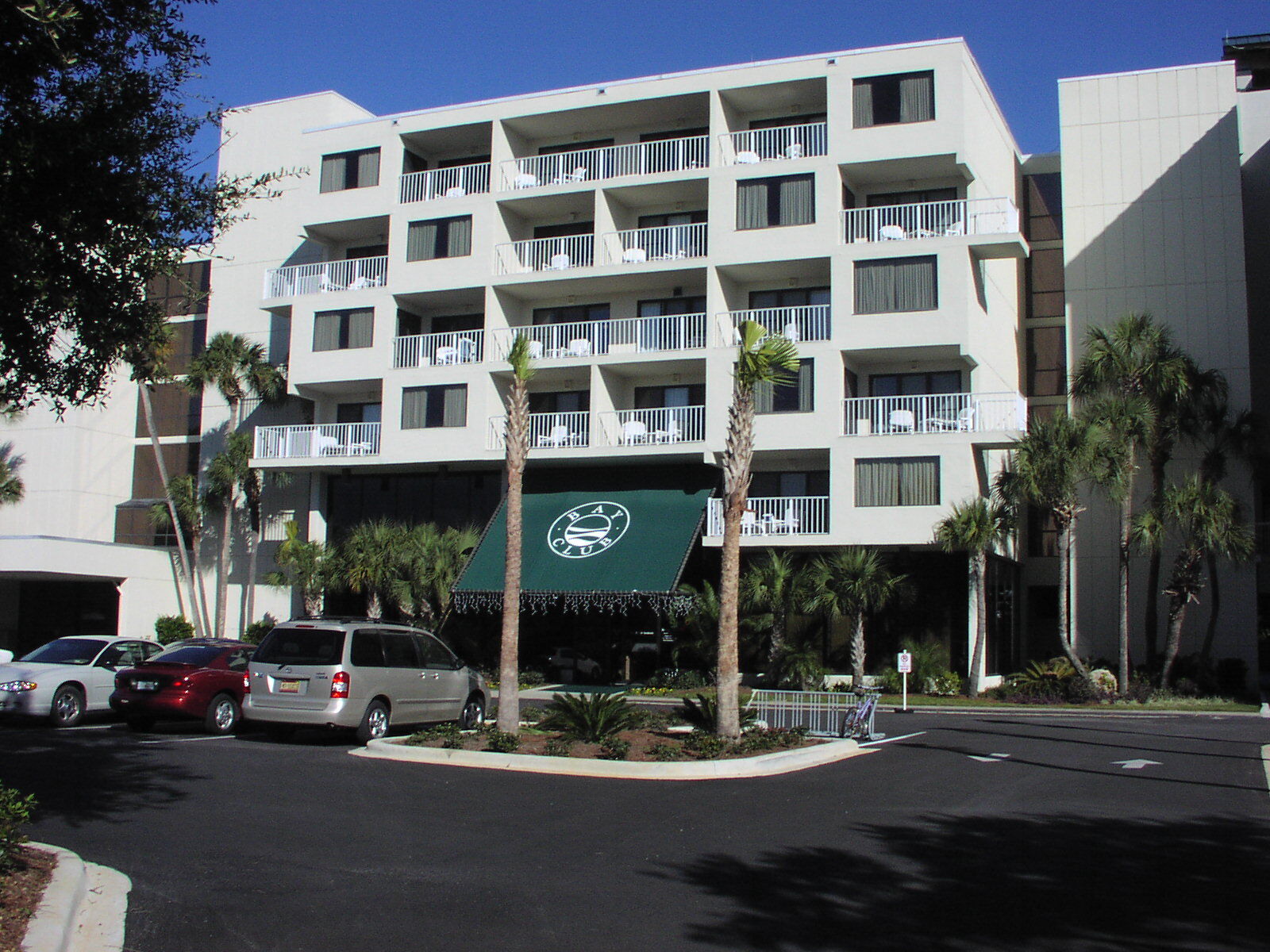 Bay Club 