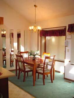 Kinston Manor at Foxwood - Unit Dining Area