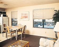 Paradise Isle Resort - Inside a unit