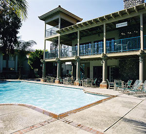 Dolphin's Cove Resort - Pool