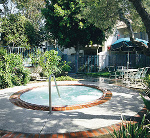 Dolphin's Cove Resort - Hot Tub