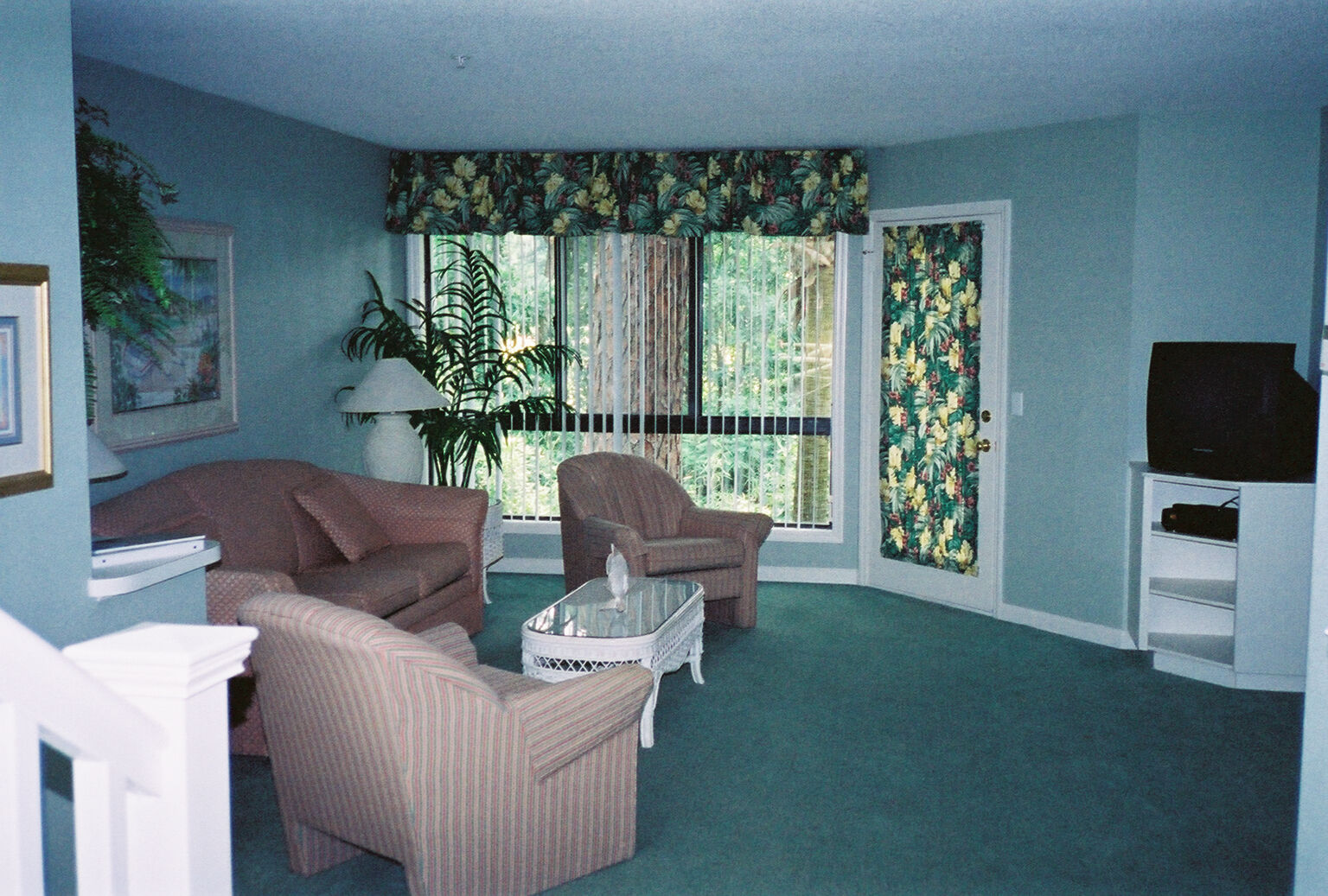 Coral Reef Resort - Unit Living Area