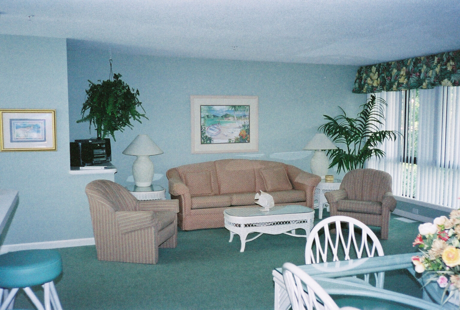 Coral Reef Resort - Unit Living Area