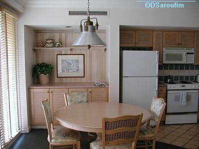 Disney's Old Key West Resort - Unit Dining Area