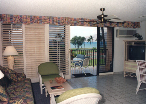 Maui Schooner - Unit Living Area