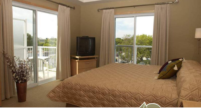 One bedroom suite (town view)
