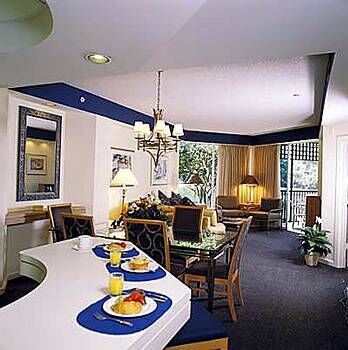Marriott's Imperial Palm Villas - Unit Dining Area