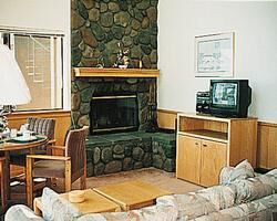Edgelake Beach Club - Unit Living Area