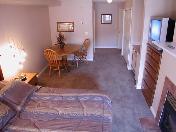 The Borgata Lodge at Quail Ridge Resort - Unit Bedroom