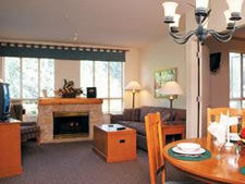 Whiski Jack at the Tyndall Stone Lodge - Unit Living Area