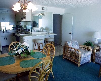The Summit - Unit Kitchen & Dining Area