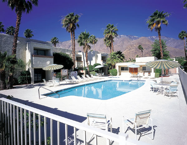 Desert Vacation Villas - Pool