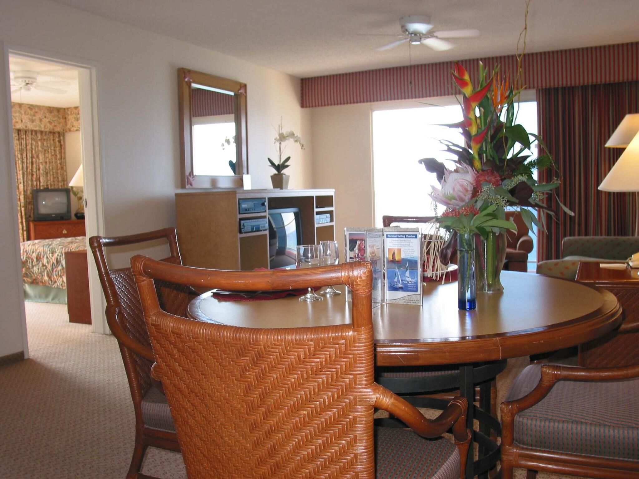 Ka'anapali Beach Club - unit dining area