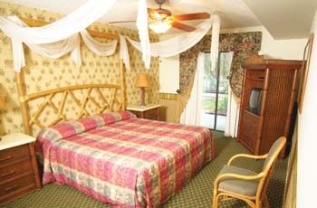 Parkway International Resort - Master Bedroom