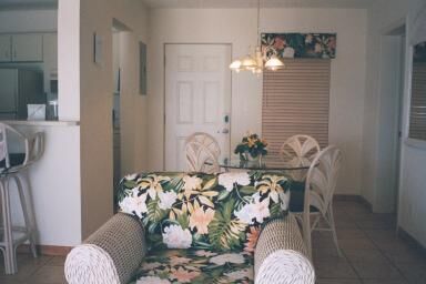 Island Seas Resort - Unit Living Area