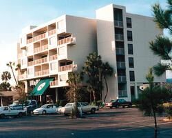 Bay Club 