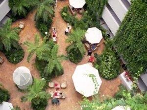 Beach Palace - Courtyard