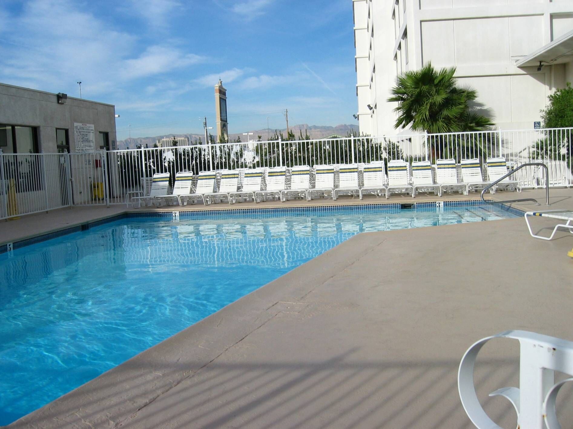Jockey Club - Pool