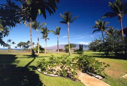 Maui Schooner - Walkway to Beach