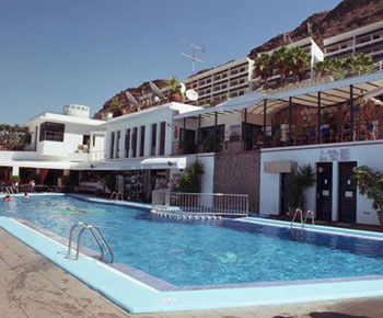 Cala Blanca - Pool