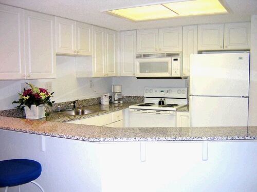 Maritime Beach Club - kitchen