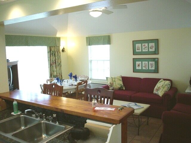 The St. George's Club - Unit Living Area
