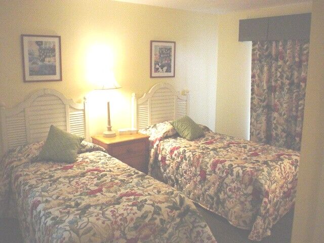 The St. George's Club - Unit Guest Bedroom