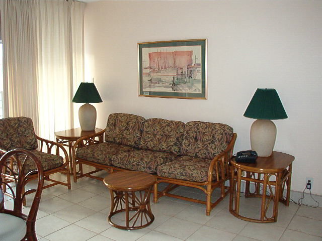 Kuleana Club - Unit Living Area
